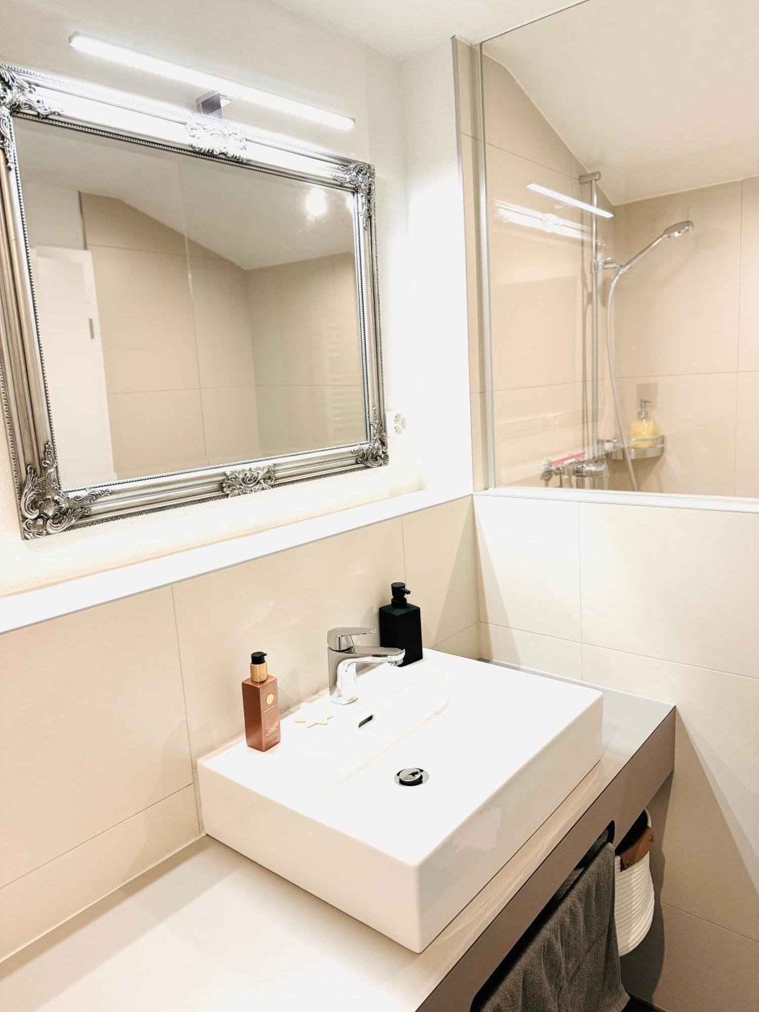 Bellevue & Classy Mountain View Apartment Кандерштег Экстерьер фото